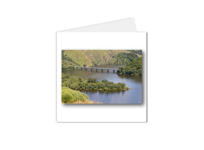 Carte postale paysage pont sur le lac