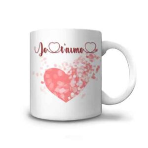 Mug composé d'un cœur rose avec des confettis