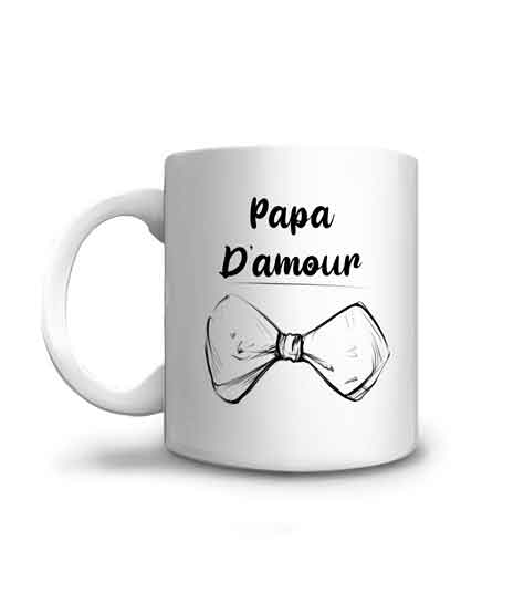 Mug papa d'amour illustré d'un nœud papillon, le tout en noir imprimé sur un mug blanc