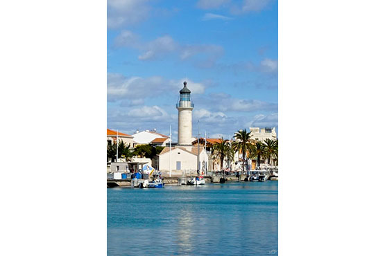 photo du phare du Grau du Roi, station balnéaire du Gard, photo à offrir en cadeau, photo décorative ou photographie pour décorer la maison