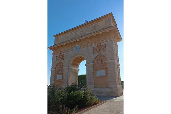 photo urbaine-montpellier-arc-de-triomphe-Verso