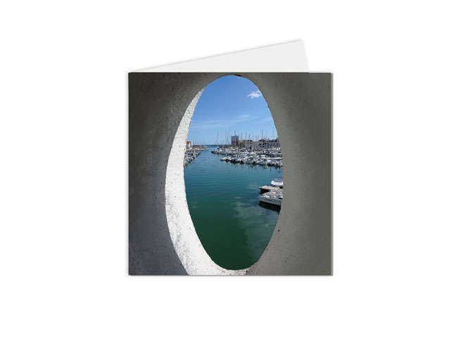 Carte postale Montpellier et ses alentours, vue sur le port depuis la fenêtre